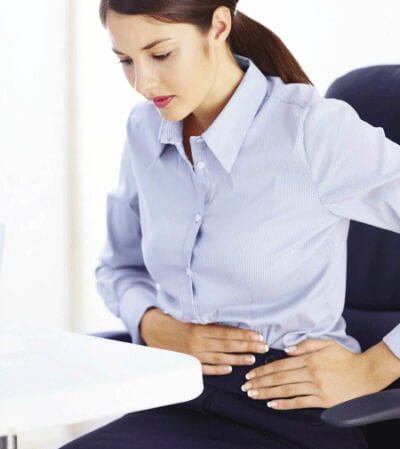 đau hông bên trái gây khó khắn cho người bệnh